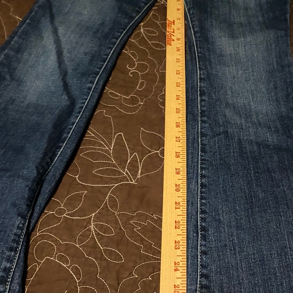 Levi’s Denizen Mid-Rise Boot Cut Women’s Size 4S 27x30 Jeans - Picture 7 of 7